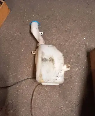 Windshield washer fluid reservoir/tank