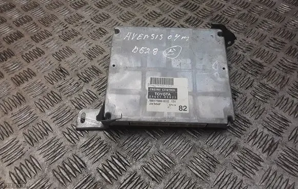 Toyota Avensis T250 Engine control unit/module 8966105821