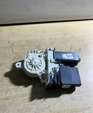 Volkswagen PASSAT B6 Rear door window regulator motor 997755102 14035613 7460059Q02