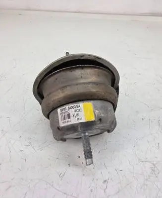 Engine mount bracket