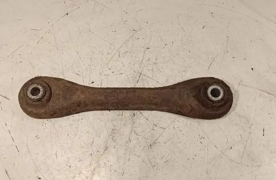 Rear control arm