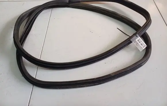 Saab 9-5 Rubber seal front coupe door 