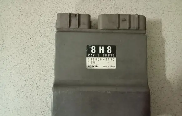 Nissan X-Trail T30 Fuel injection control unit/module 227108H810