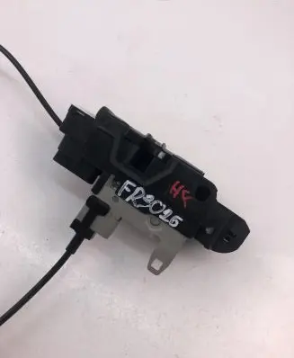 Volvo XC40 Front door lock 31462456