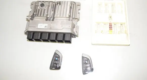 BMW 1 F40 Engine ECU kit and lock set 5A3CE25 61355A7F2A6 5A7F2A6