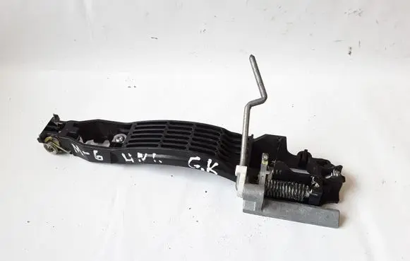Rear door exterior handle/bracket