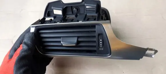 Audi A6 S6 C7 4G Dashboard side air vent grill/cover trim 4G1820901B