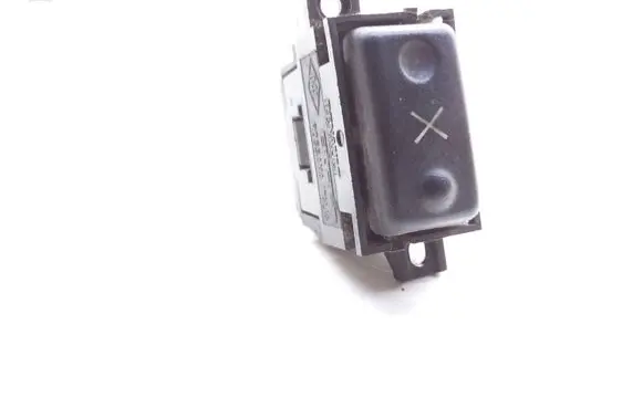 Renault Safrane Switch for retractable tow bar 7700808022C