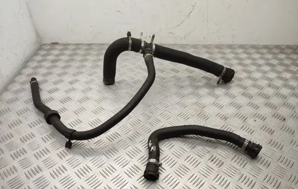 Engine coolant pipe/hose