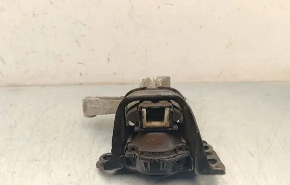 Renault Kadjar Engine mount bracket 112848459R