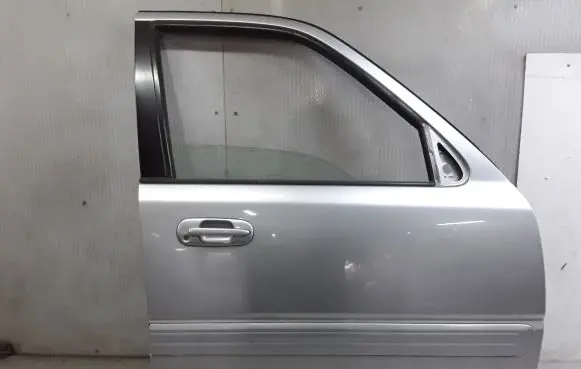 Honda CR-V Front door