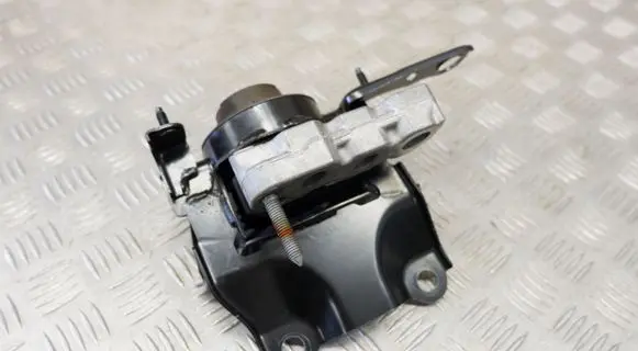 Toyota Yaris XP210 Engine mount bracket 12372K0060