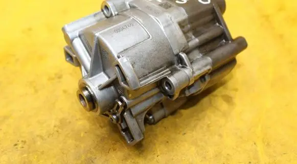 Mercedes-Benz E W213 Oil pump A6541800101