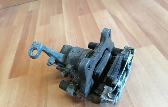 Jaguar XF X250 Rear brake caliper 5W932M089AD C2C41568 5W932M089AE