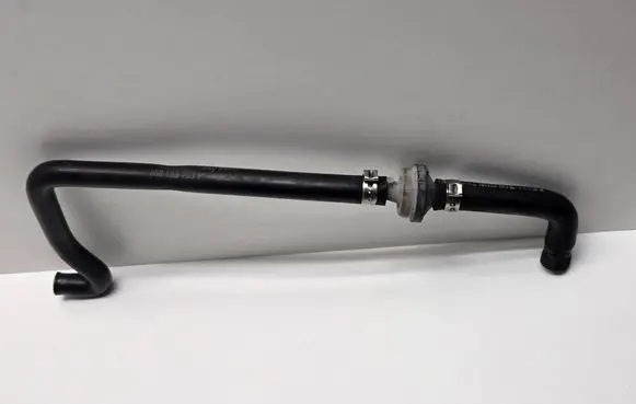 Audi A4 S4 B5 8D Vacuum line/pipe/hose 058133783P 191133394A