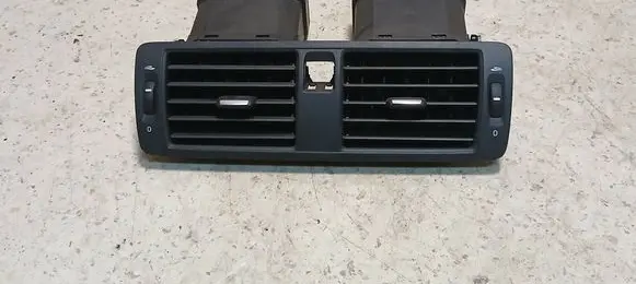 Volvo V50 Dash center air vent grill 505068 39883758 202012C12