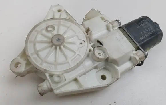 Mercedes-Benz A W176 Front door window regulator motor A2469065200 0130822691