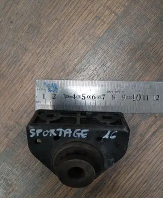 KIA Sportage Radiator mount bracket