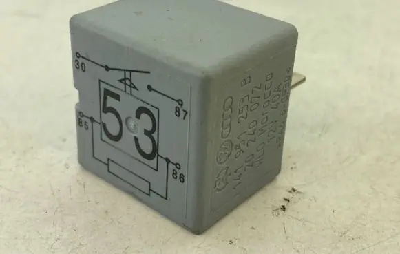 Volkswagen Touran I Other relay 141951253B