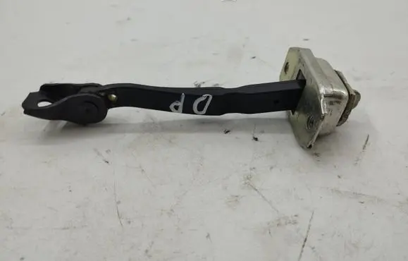 Nissan Qashqai Front door check strap stopper