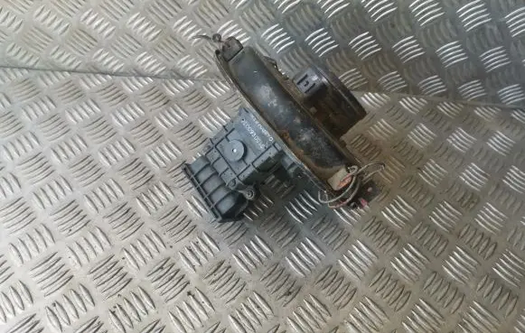 Hyundai Lantra I Mass air flow meter 9200930015 2811033400 921017