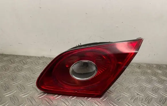 Tailgate rear/tail lights