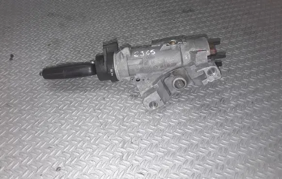 Volkswagen PASSAT B5.5 Ignition lock 4B0905851