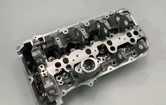BMW M5 F90 Engine head 7852459