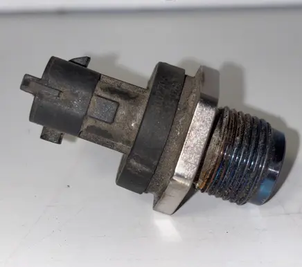 Opel Combo C Fuel pressure sensor 