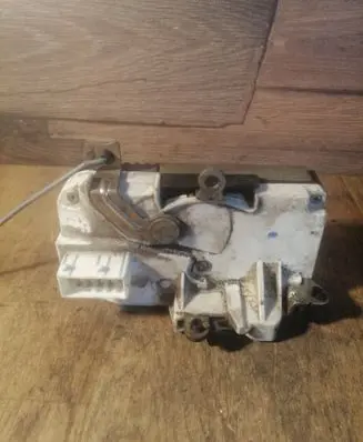Peugeot 406 Front door lock