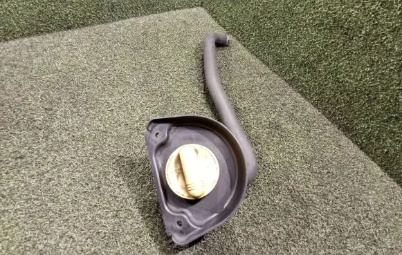 Opel Movano B Oil fill pipe 8200795333