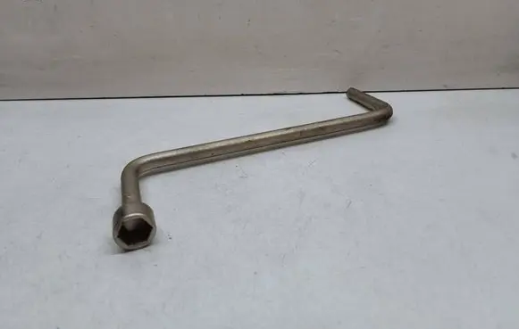 BMW X5 E53 Wheel nut wrench 1095831