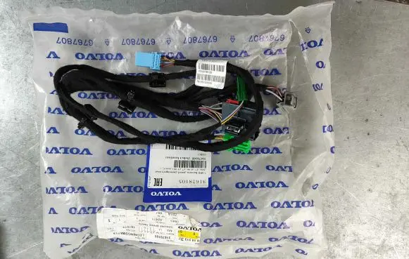 Volvo V90 Cross Country Front door wiring loom/harness boot 31678105
