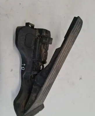 Volkswagen PASSAT B6 Accelerator throttle pedal 1K1721503L 6PV00860000