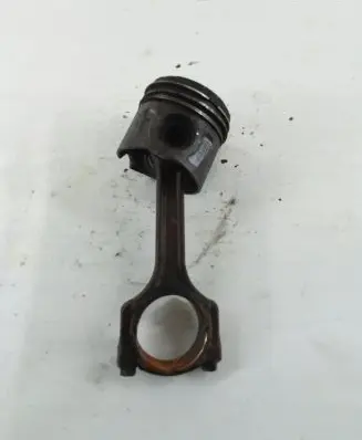 Opel Combo D Piston with connecting rod