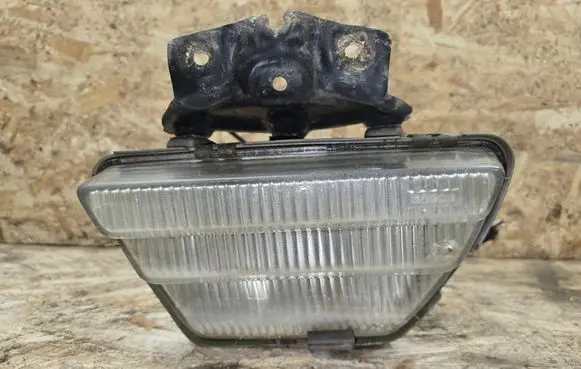 Mercedes-Benz 380 560SEC C126 Front fog light 1305239006