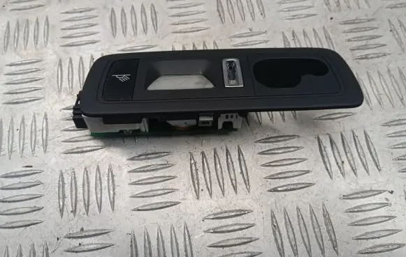 Porsche Cayenne (92A) Rear seat light