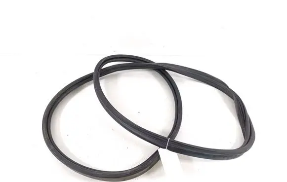 Trunk rubber seal (body)