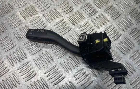 Audi A3 S3 A3 Sportback 8P Indicator stalk 8P0953513A 01103600
