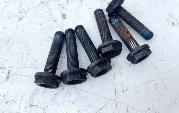 Audi A4 S4 B5 8D Nuts/bolts 