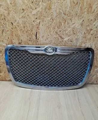 Chrysler 300 - 300C Front bumper upper radiator grill