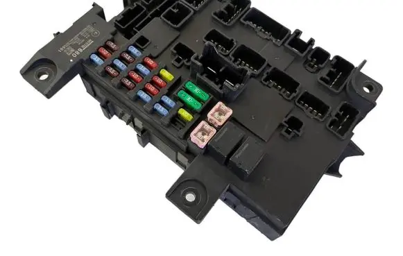 Mitsubishi Outlander Fuse module 8637B680
