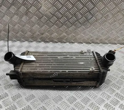 Hyundai i40 Intercooler radiator 3930084400 9490930502