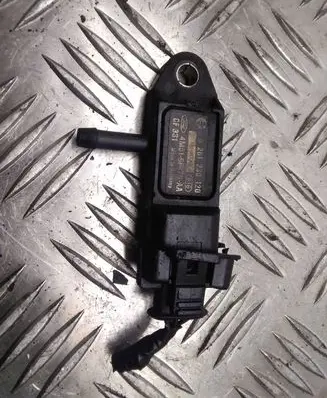 Ford Focus Air pressure sensor 0261230120