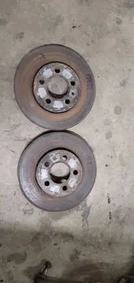 Volkswagen Polo IV 9N3 Front brake disc
