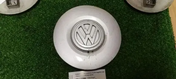 Volkswagen Golf III Original wheel cap 1H0601149A