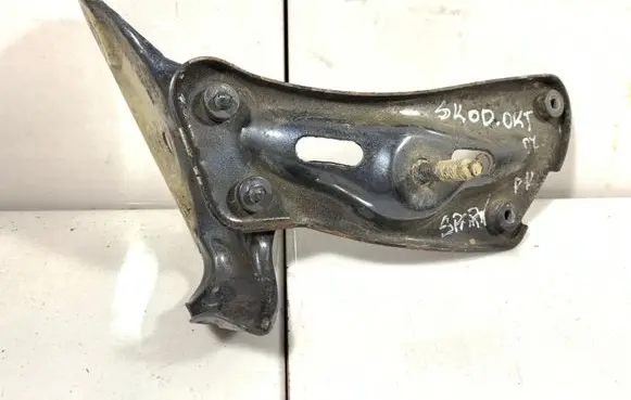 Skoda Octavia Mk2 (1Z) Fender mounting bracket 1Z0621141