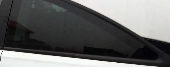 Opel Corsa E Rear vent window glass 
