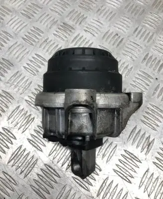Engine mount bracket
