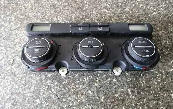 Volkswagen Golf V Climate control unit